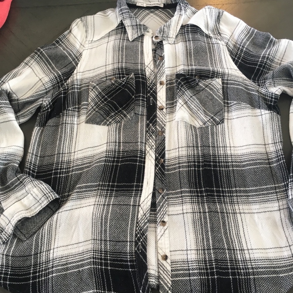 Super cute soft button down shirt